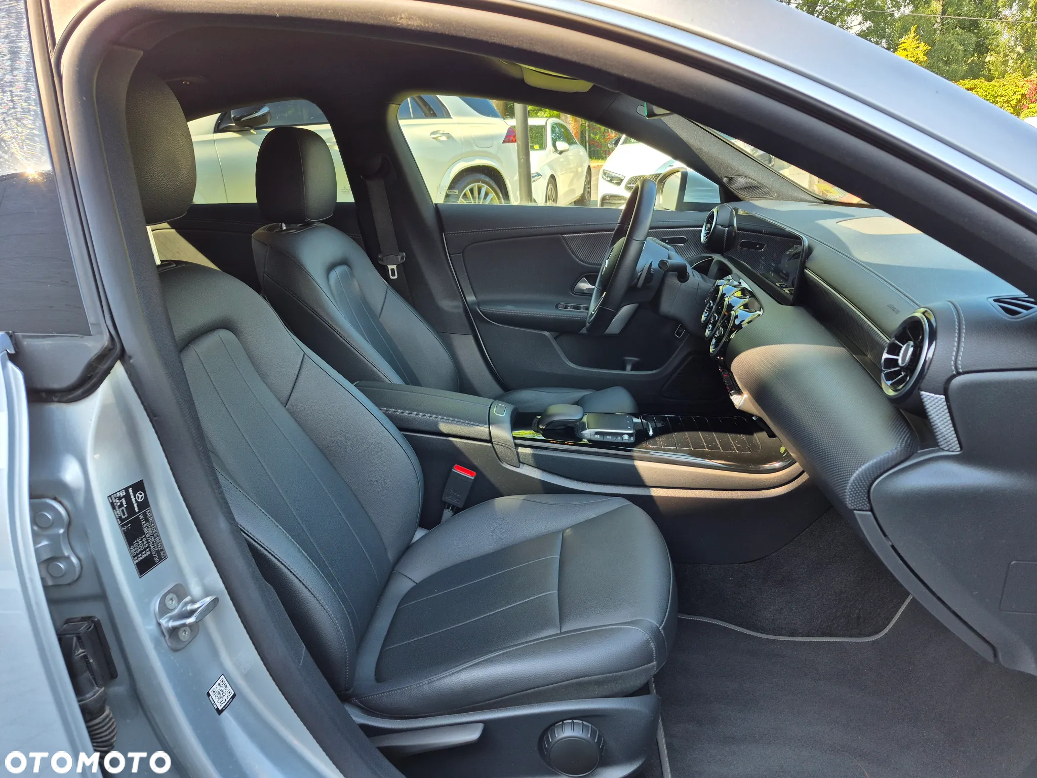 Mercedes-Benz CLA 180 7G-DCT - 30