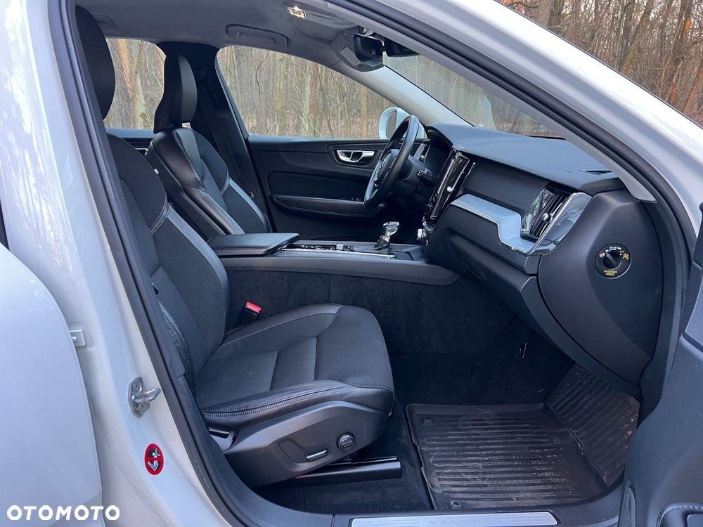 Volvo XC 60 B5 B AWD Geartronic Momentum Pro - 37