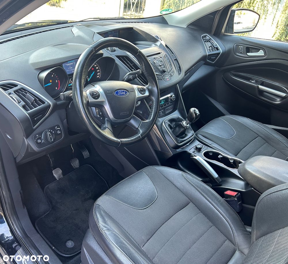 Ford Kuga 2.0 TDCi 2x4 Titanium - 16