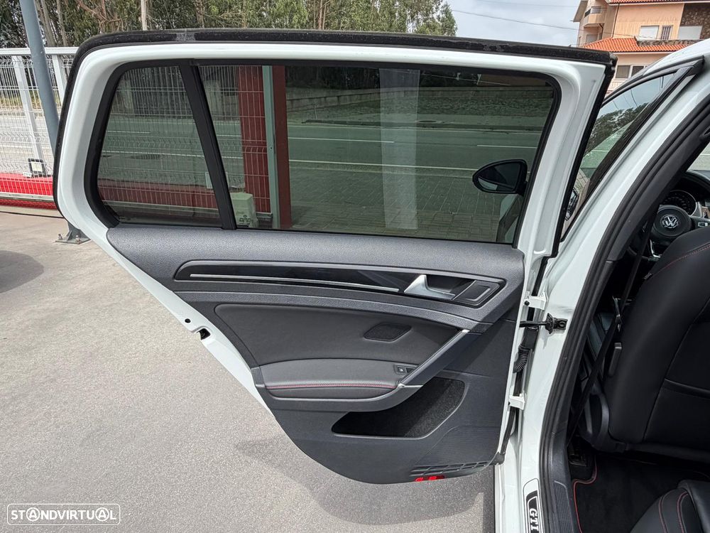 VW Golf 2.0 TSi GTi DSG Performance - 31