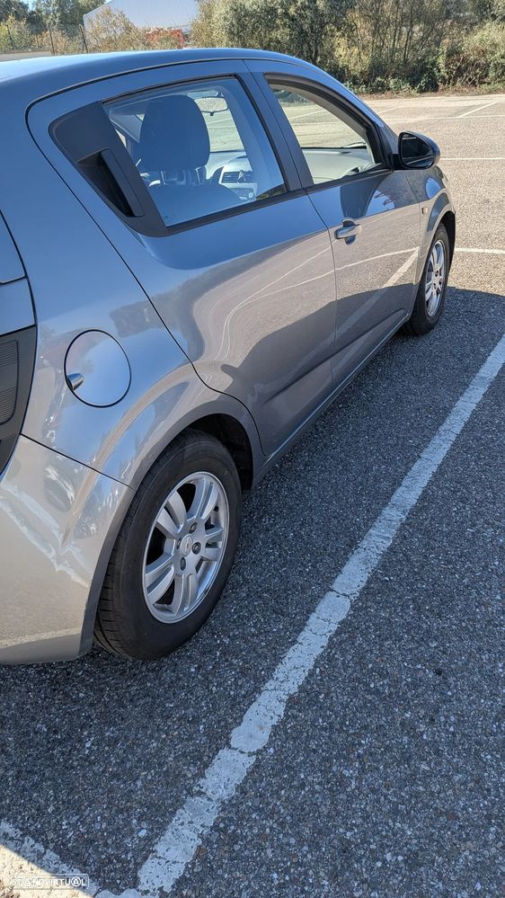 Chevrolet Aveo - 9