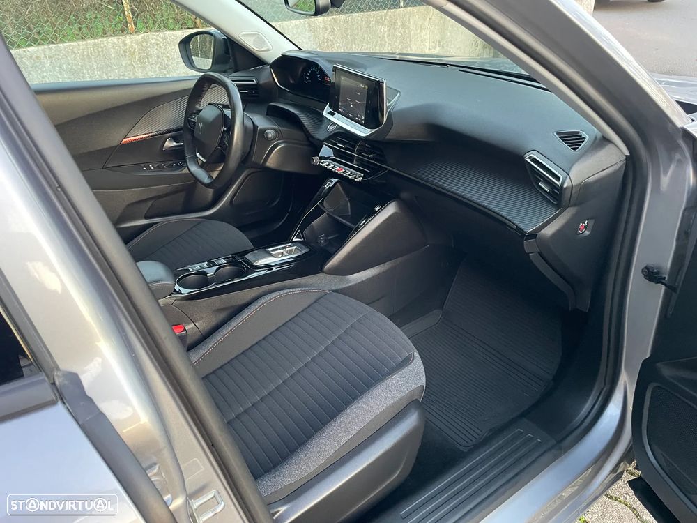 Peugeot e-2008 50 kWh Active Pack - 24