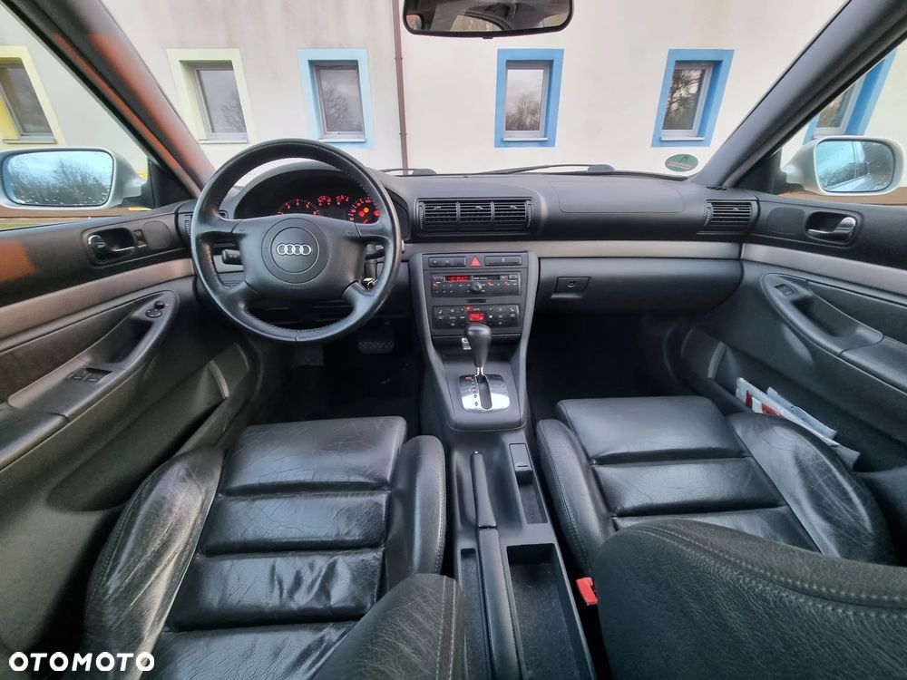 Audi A4 Limousine - 6