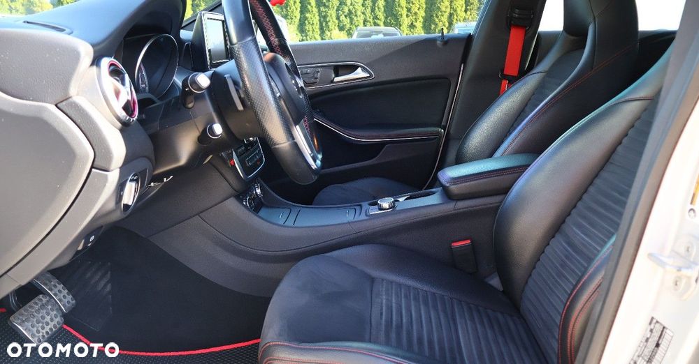Mercedes-Benz CLA - 15
