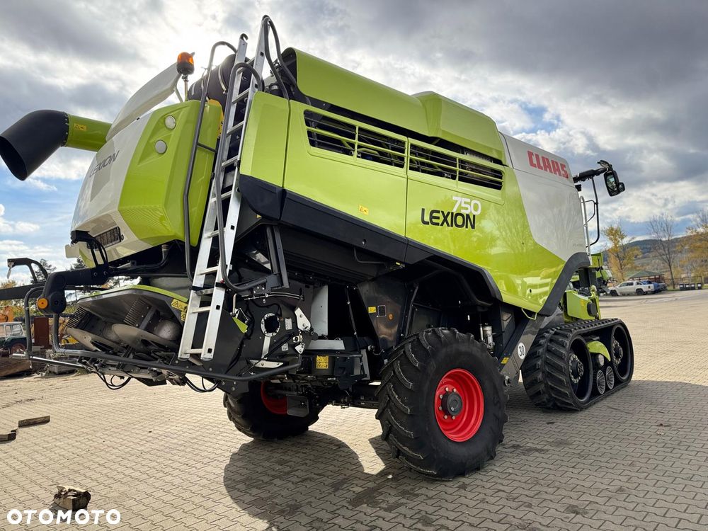 Claas Lexion 750TT z hederem - 2