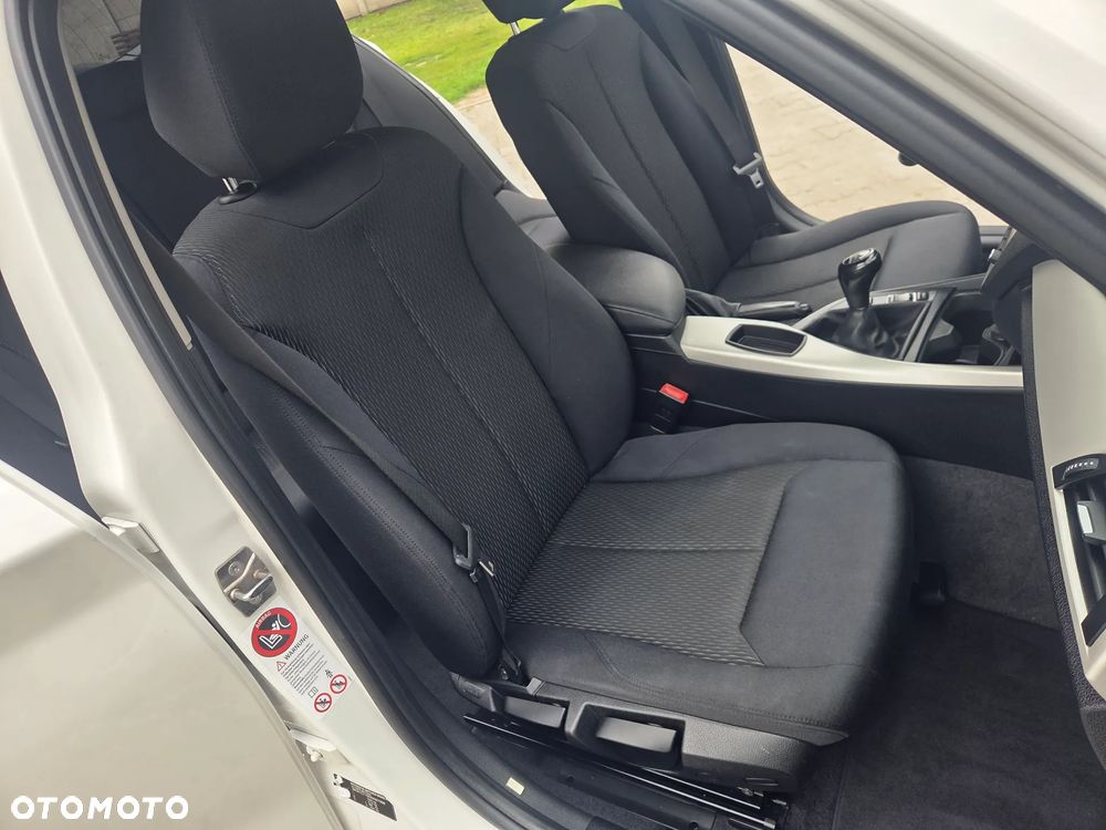 BMW Seria 1 116d DPF Edition Sport - 32