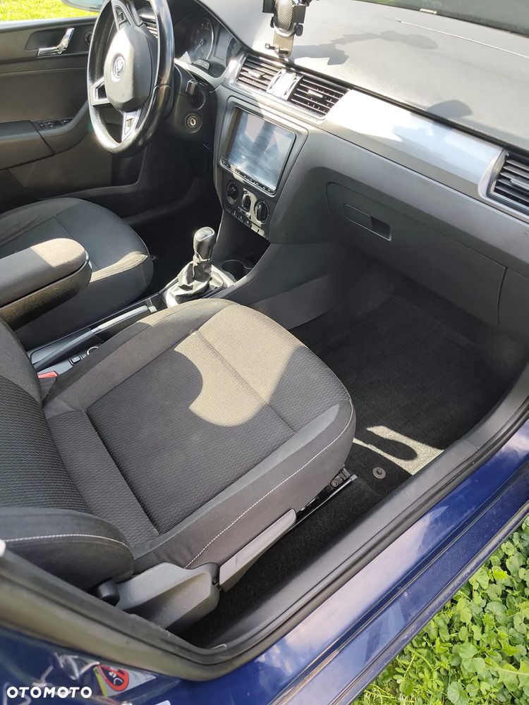 Skoda RAPID 1.2 TSI Active - 17