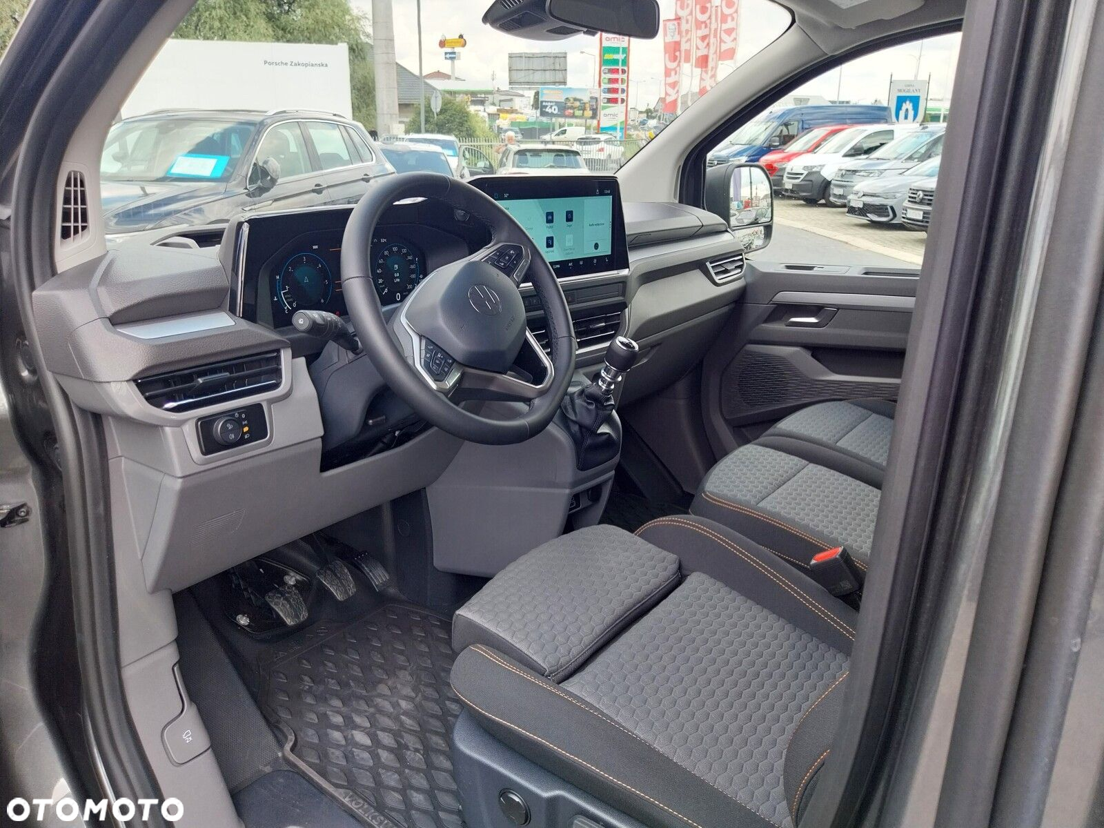 Volkswagen Transporter Transporter Furgon silnik: 2,0 l TDI 150 KM / skrzynia biegów: 6-biegowa manualna rozstaw osi: 3500 mm - 9