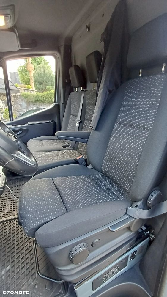 Mercedes-Benz Sprinter - 9