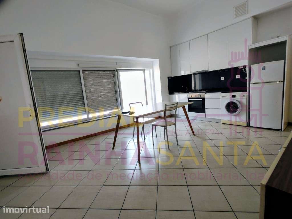 T2 com terraço. mobilado e equipado. 2 suites. - Grande imagem: 2/10