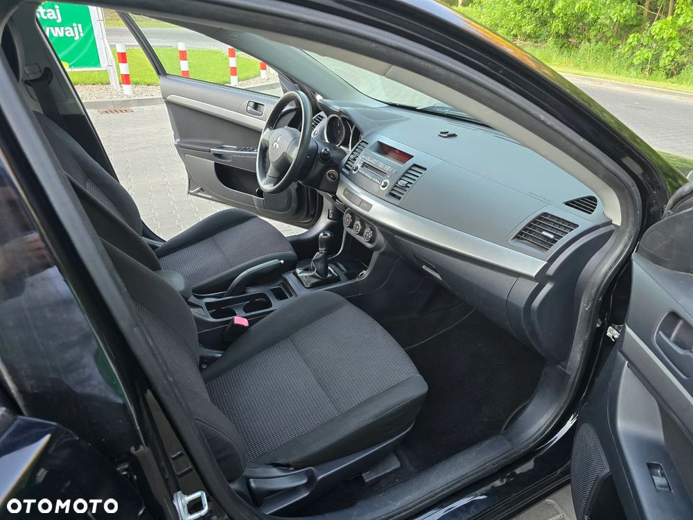 Mitsubishi Lancer 1.6 Intense - 11