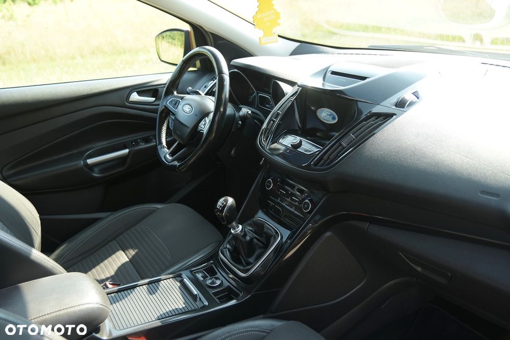 Ford Kuga 2.0 TDCi 2x4 Titanium - 17