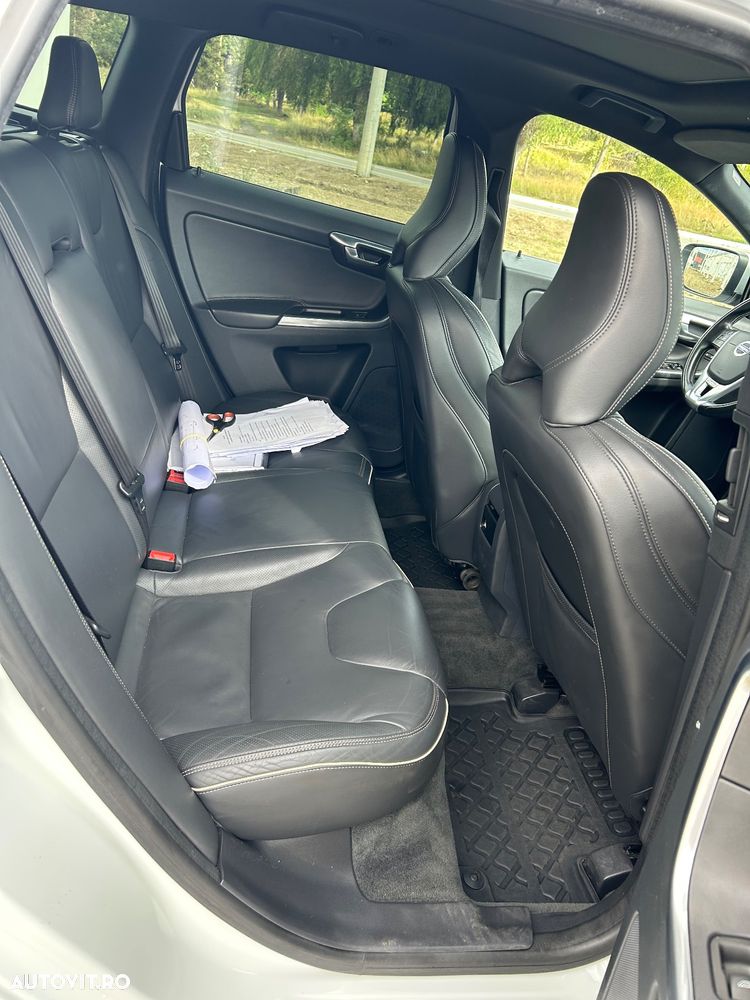 Volvo XC 60 D4 AWD Geartronic RDesign - 14