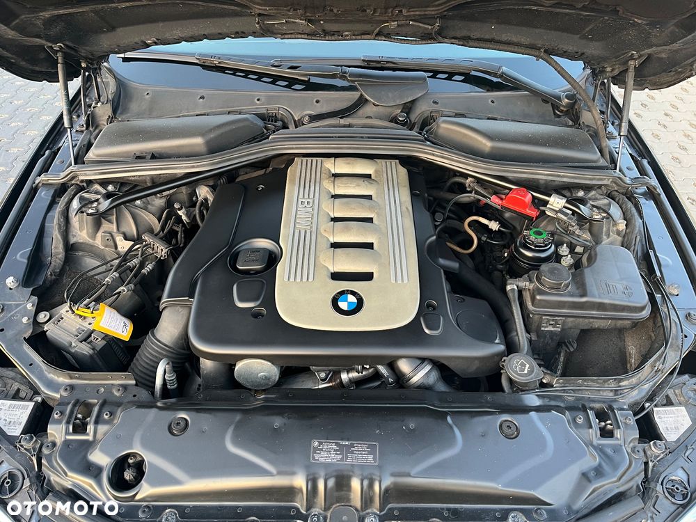 BMW Seria 5 525d - 15