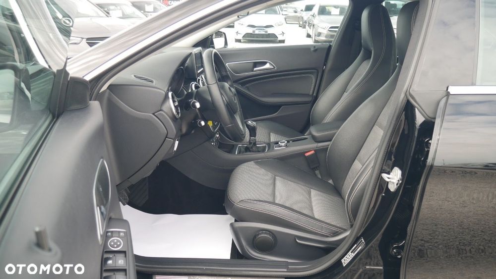 Mercedes-Benz CLA - 11