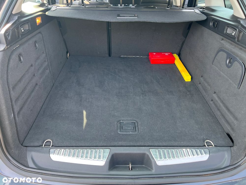 Renault Laguna 2.0 dCi Bose Edition - 17