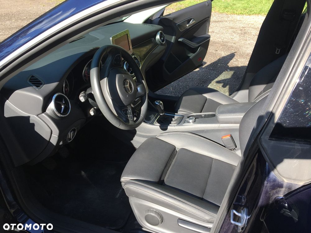 Mercedes-Benz CLA 180 d - 7