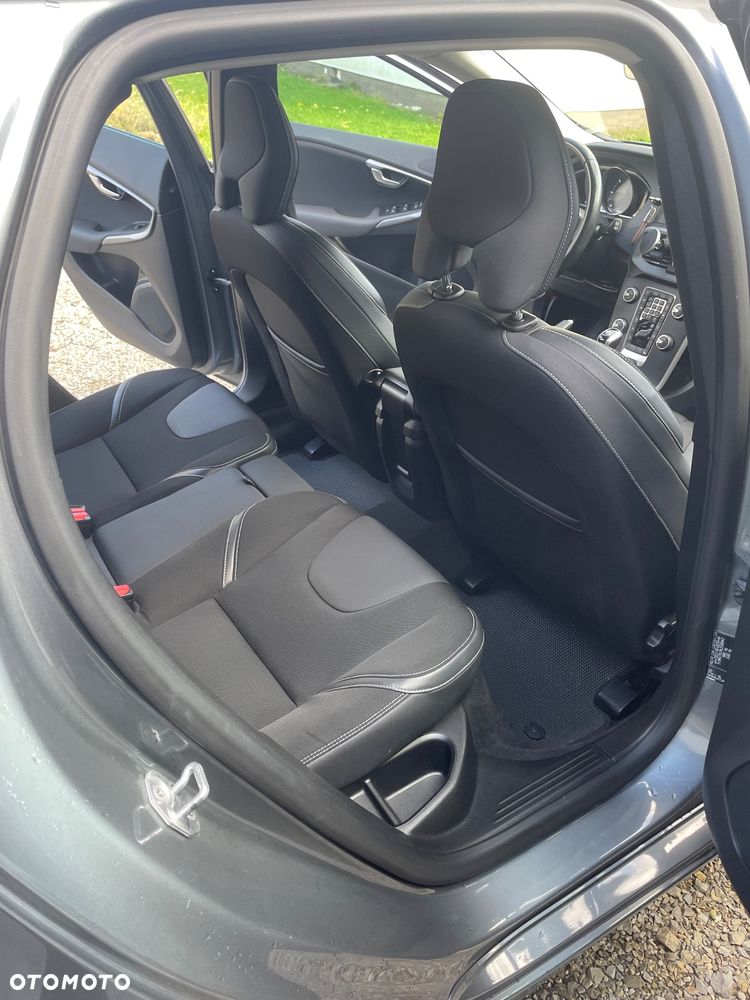 Volvo V40 D2 Drive-E Momentum - 23