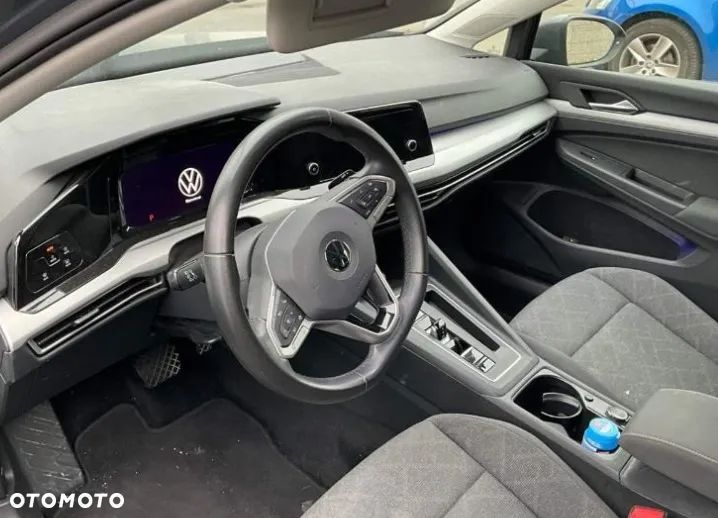 Volkswagen Golf VIII 1.5 eTSI Style DSG - 2