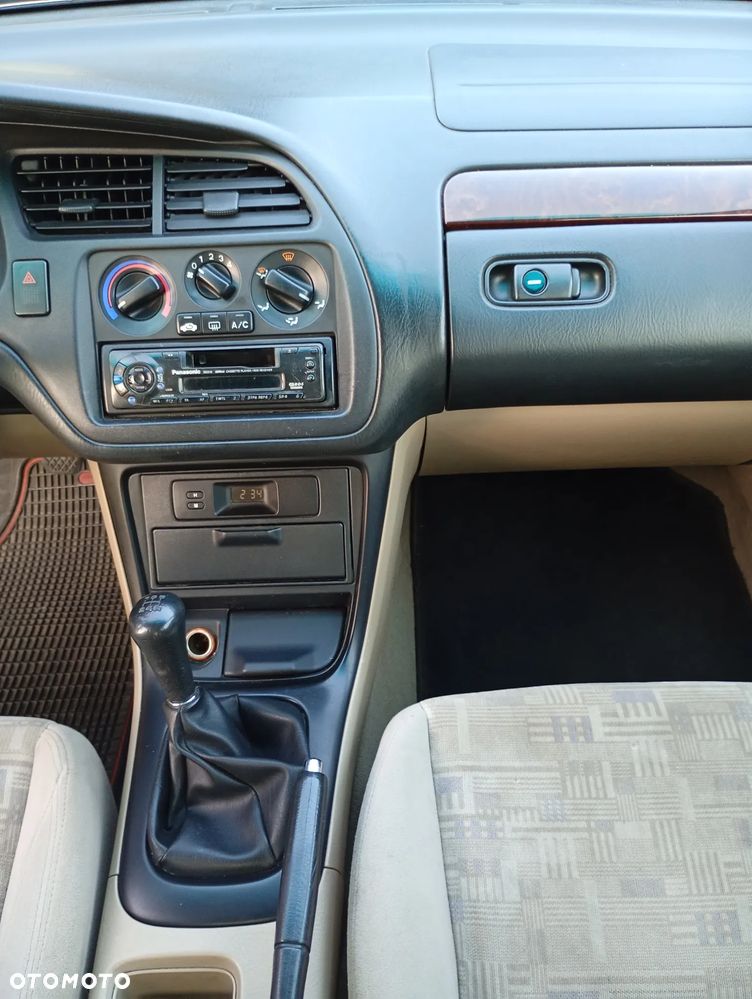 Honda Accord 1.8i LS - 11