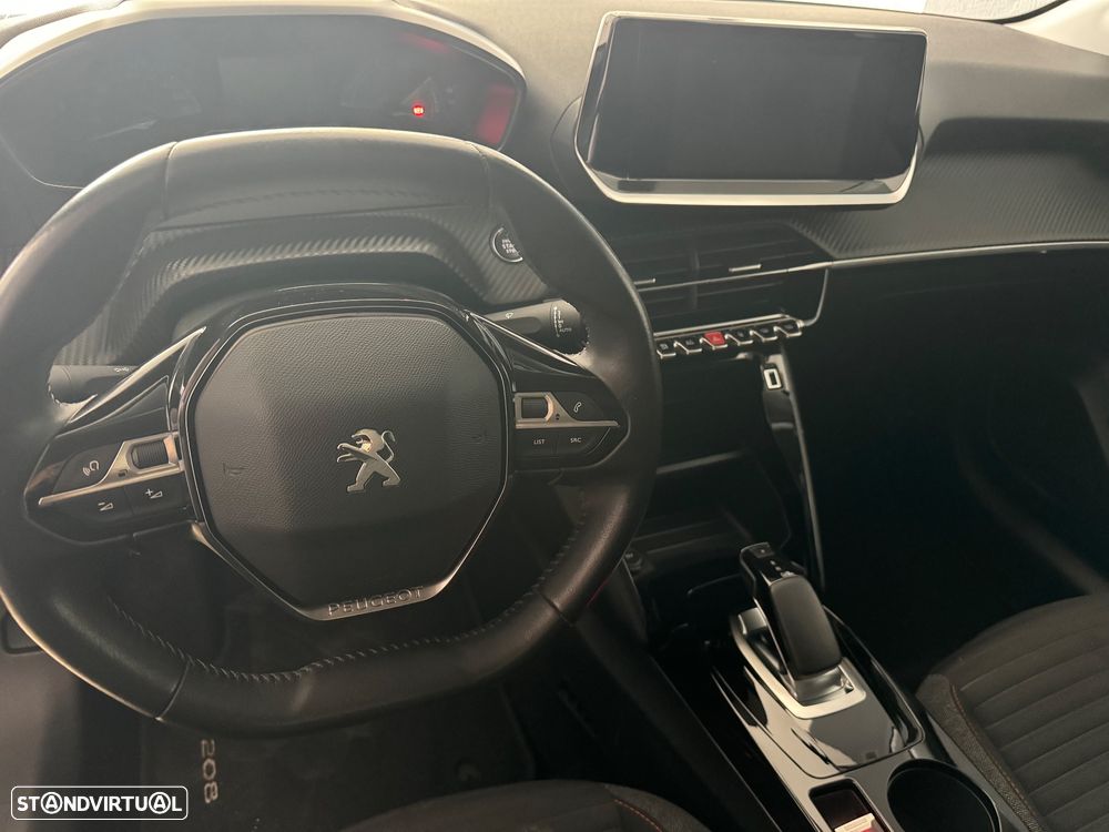Peugeot 208 - 14
