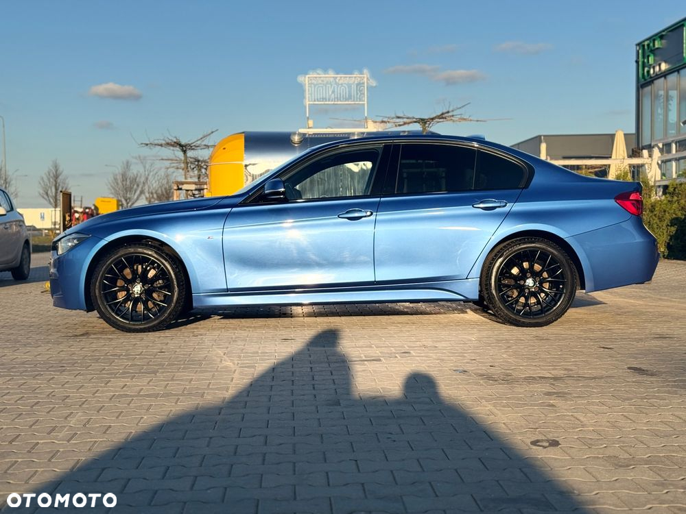 BMW Seria 3 330i xDrive M Sport Shadow - 17