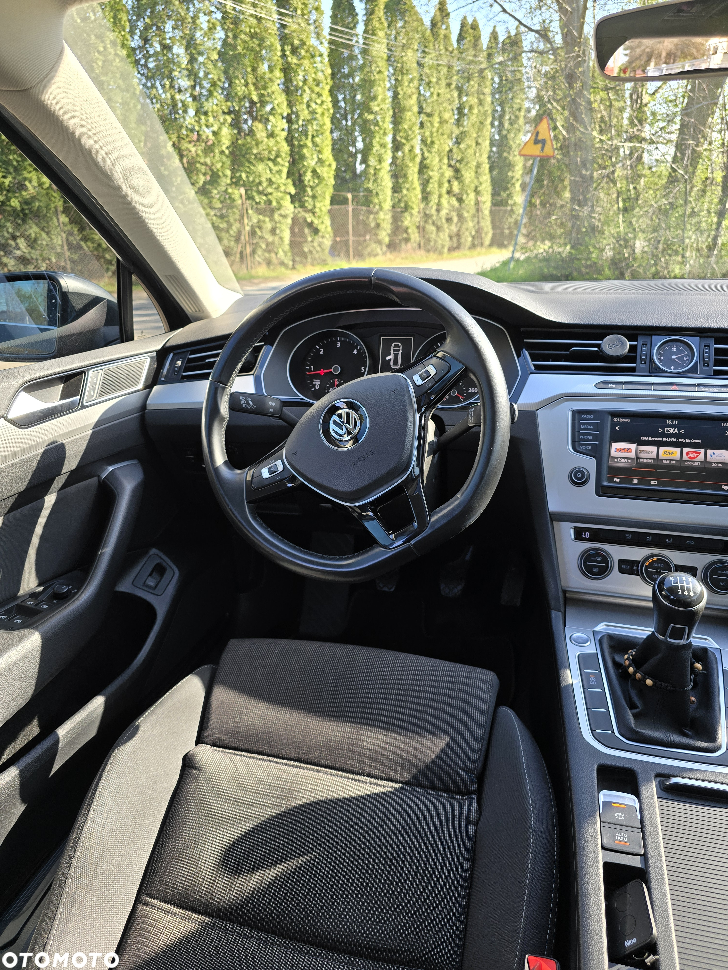 Volkswagen Passat 1.6 TDI BMT Comfortline - 16
