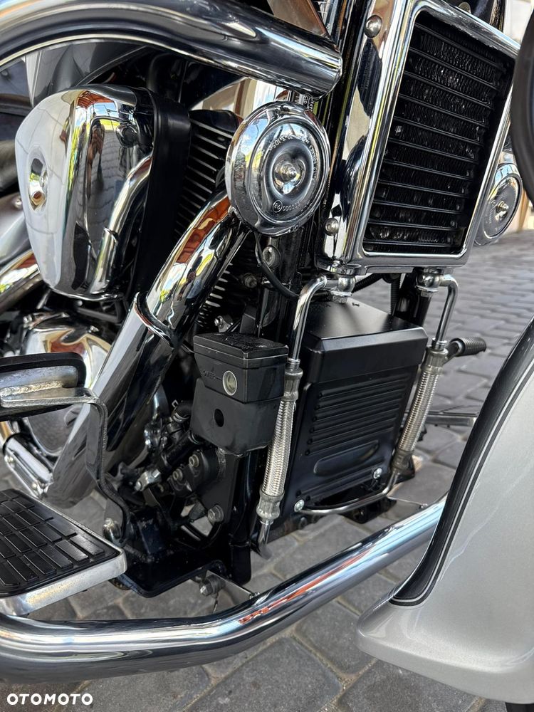 Suzuki Intruder - 27