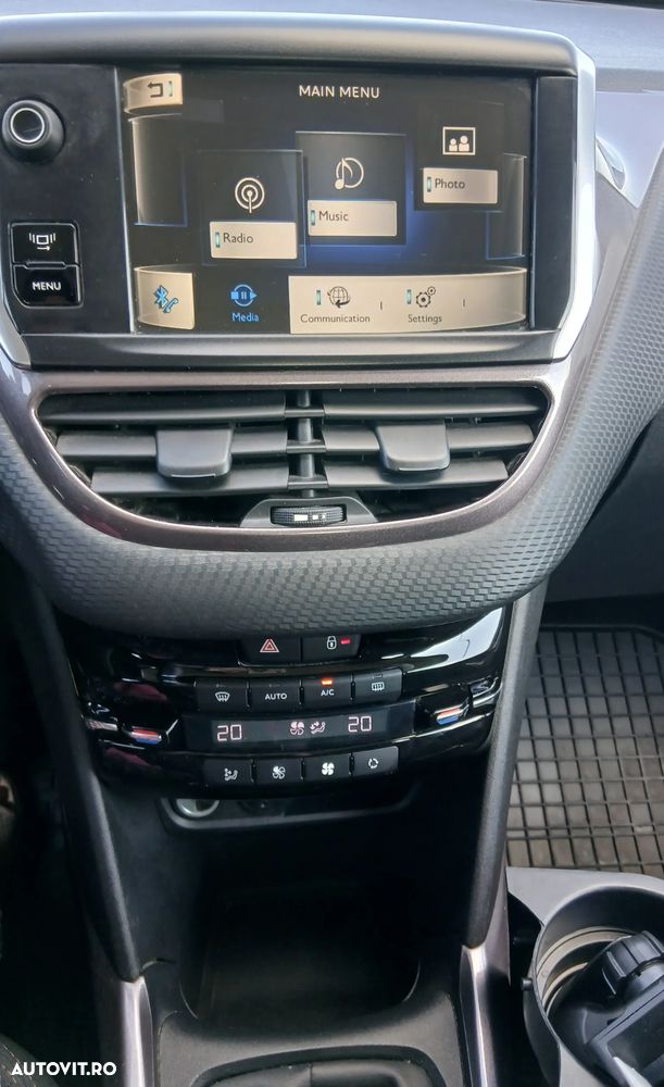 Peugeot 2008 1.2 VTi Allure - 7