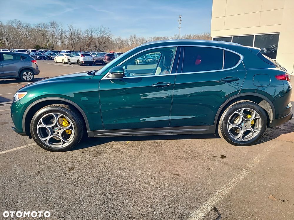 Alfa Romeo Stelvio 2.0 Turbo 16V AT8-Q4 Ti - 4