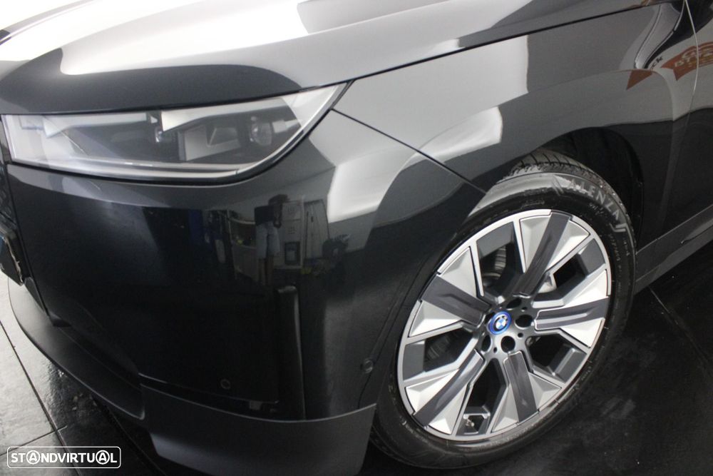 BMW iX xDrive 40 - 46
