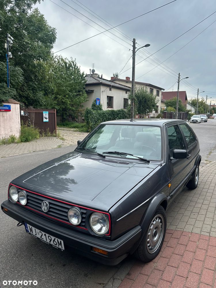 Volkswagen Golf - 1