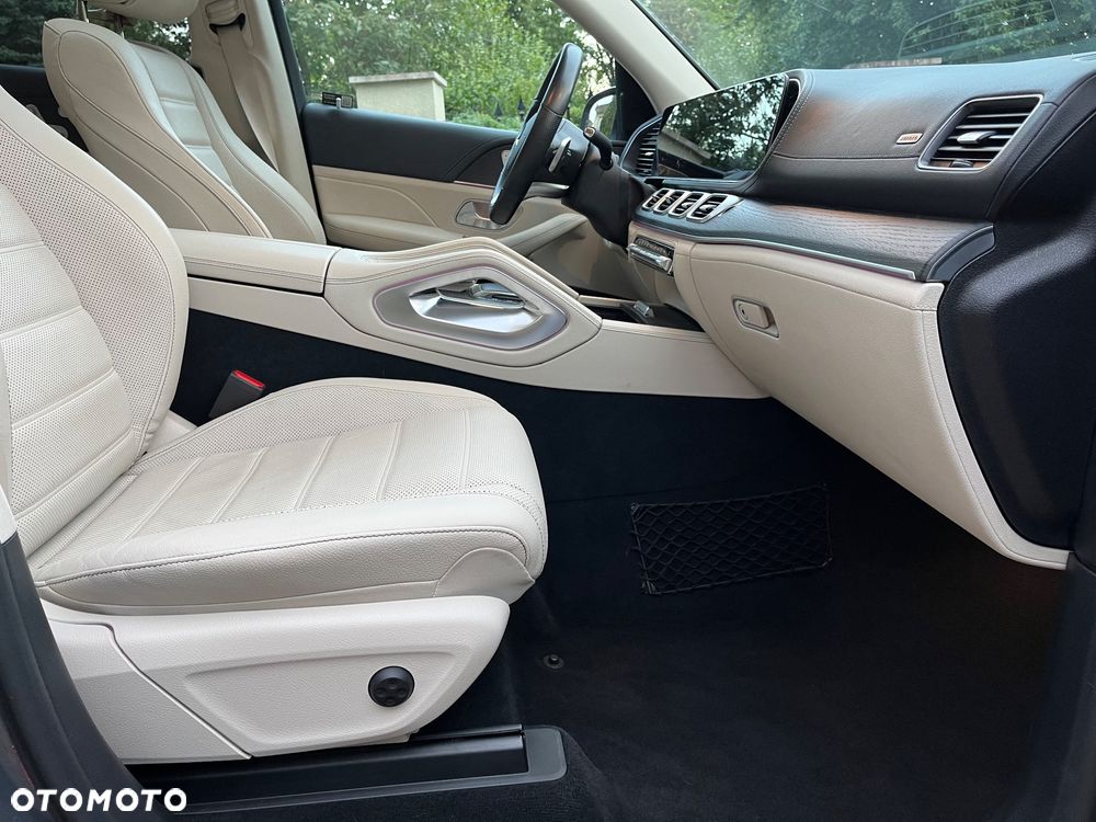 Mercedes-Benz GLS - 17