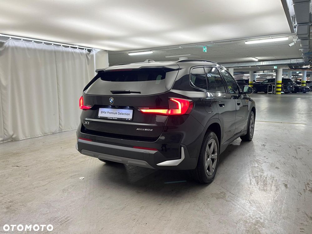 BMW X1 xDrive20d mHEV - 12