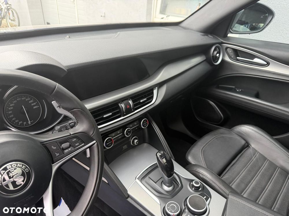 Alfa Romeo Stelvio 2.0 Turbo Executive Q4 - 4