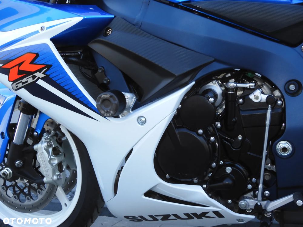 Suzuki GSX-R - 25