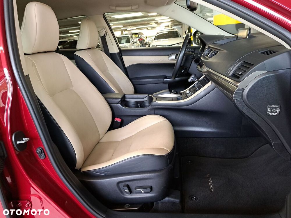 Lexus CT 200h Prestige - 15