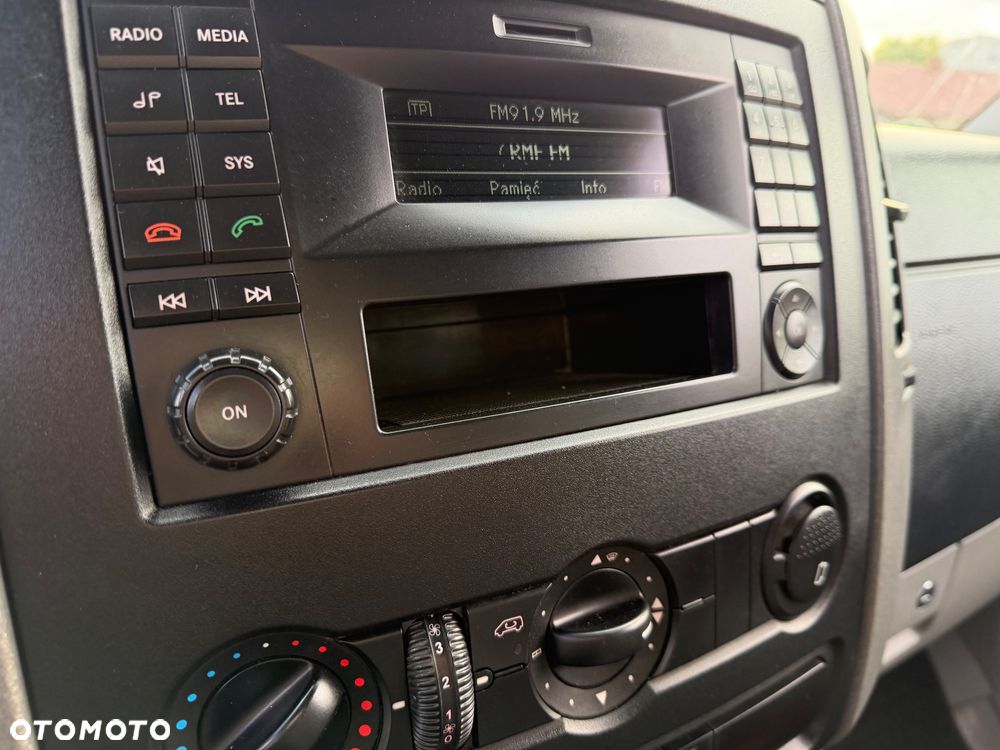 Volkswagen CRAFTER 6 osób Brygadówka - 26