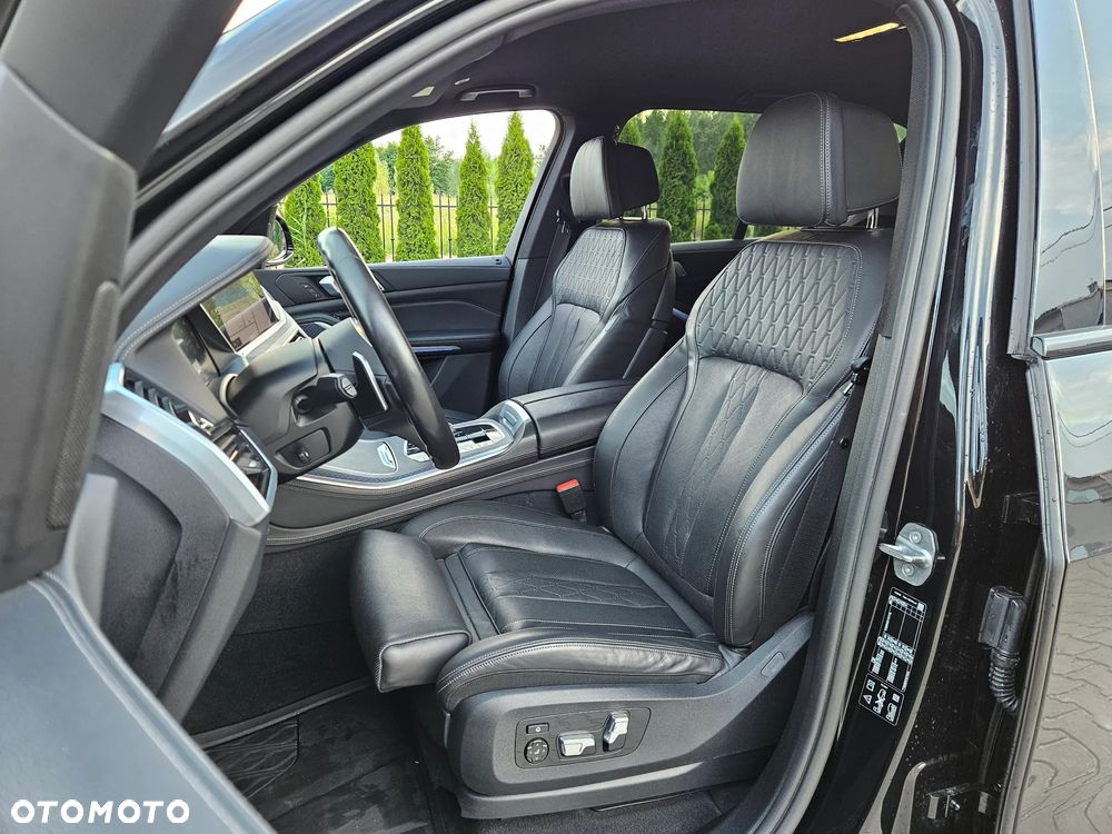 BMW X5 M50i - 7