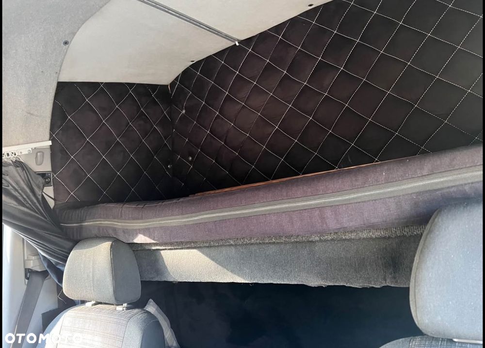 Mercedes-Benz Sprinter - 11