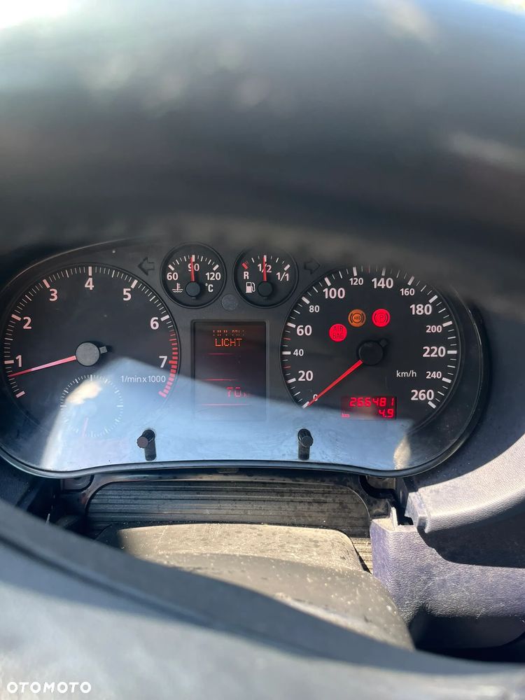Audi A3 3-drzwiowe 1.6 FSI Ambiente - 8