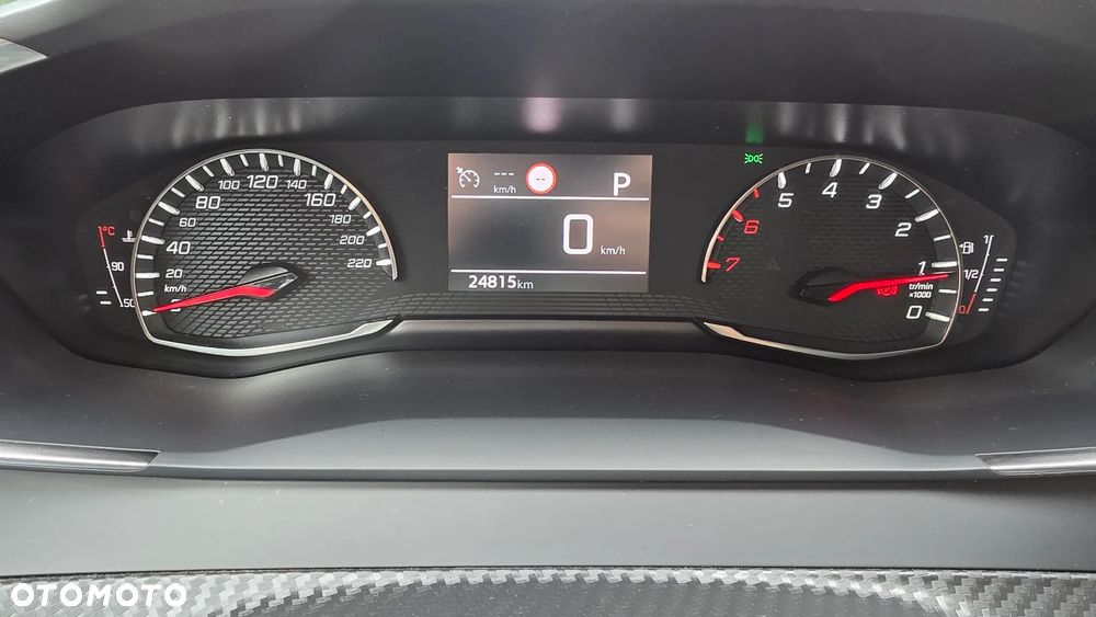 Peugeot 208 - 8