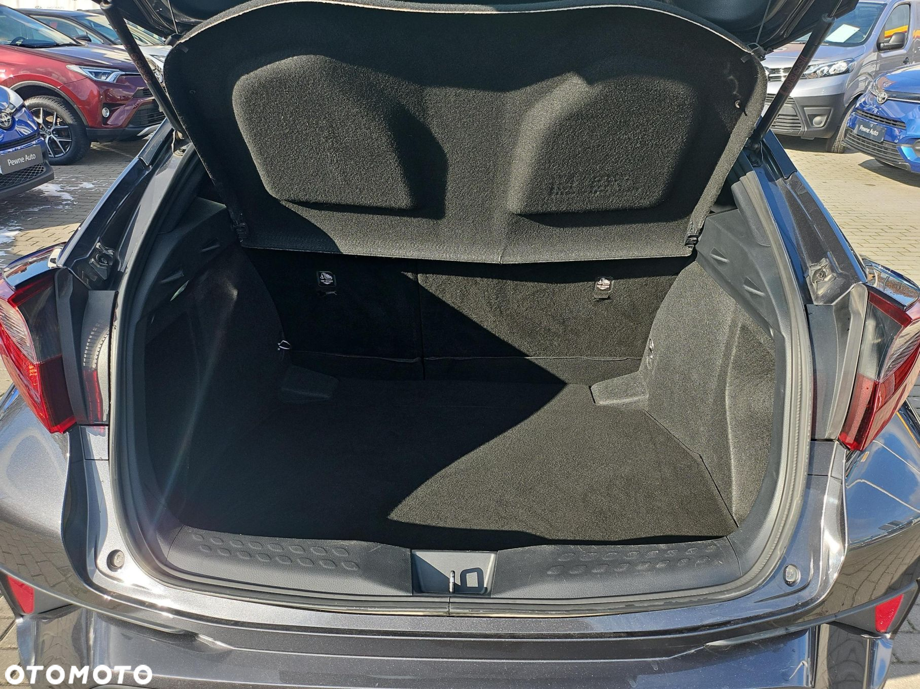 Toyota C-HR - 14