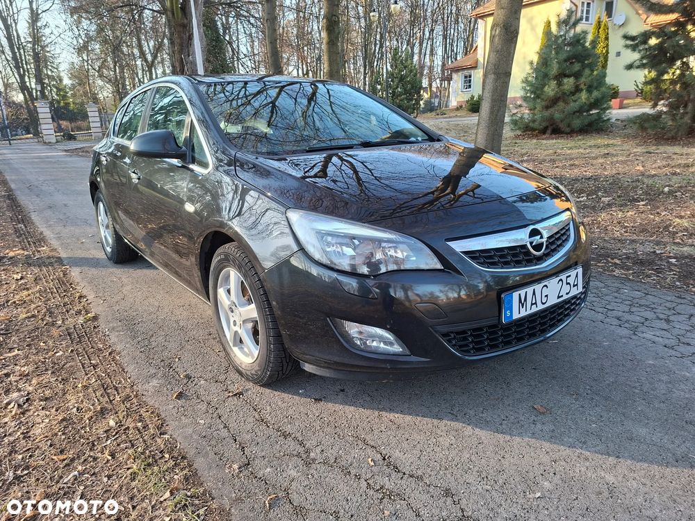 Opel Astra 1.4 Turbo Sport - 1
