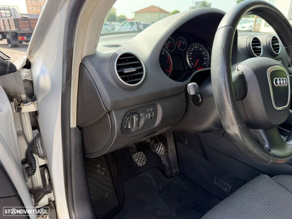 Audi A3 Sportback 2.0 TDi - 26