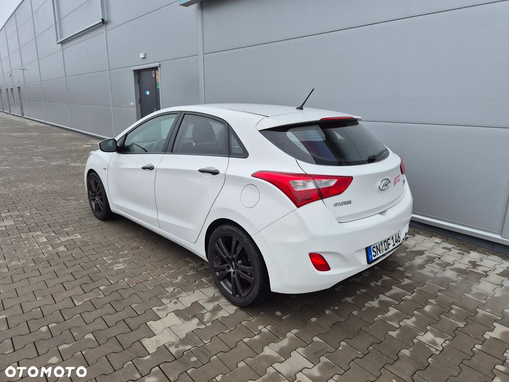 Hyundai i30 1.4 YES - 22
