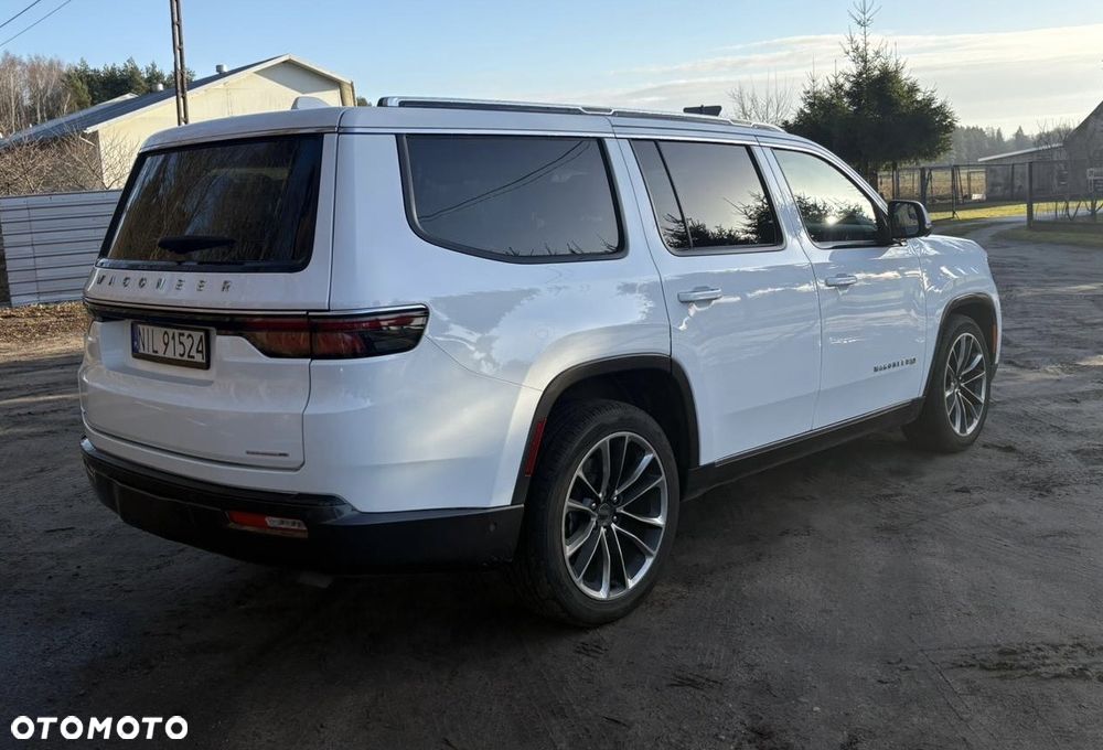 Jeep Wagoneer - 6