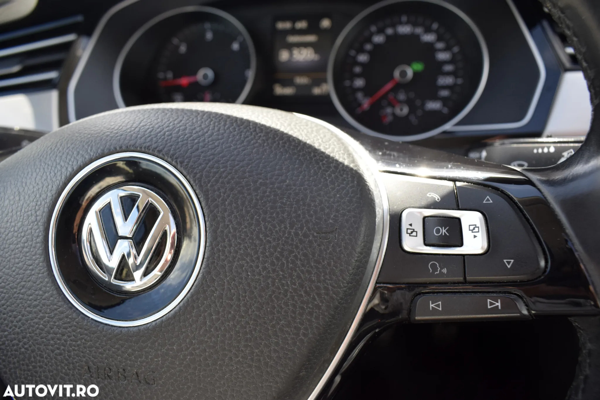 Volkswagen Passat Variant 2.0 TDI DSG 4Motion Highline - 20