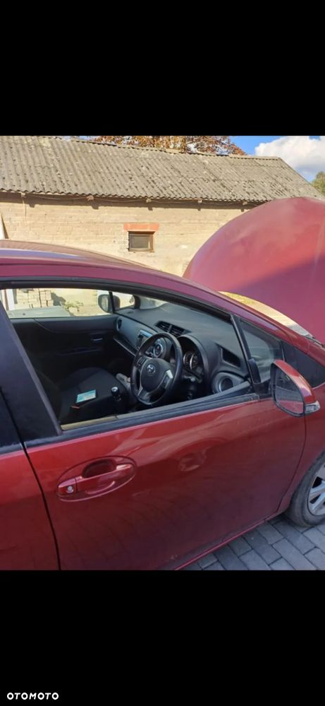 Toyota Yaris III P13 na części drzwi wnętrze półoś amortyzator - 3