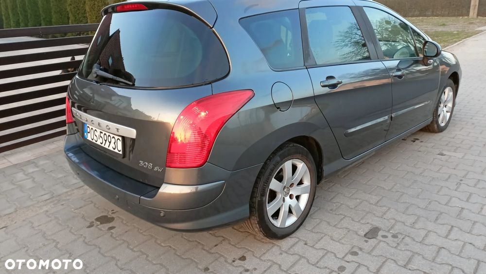 Peugeot 308 - 8